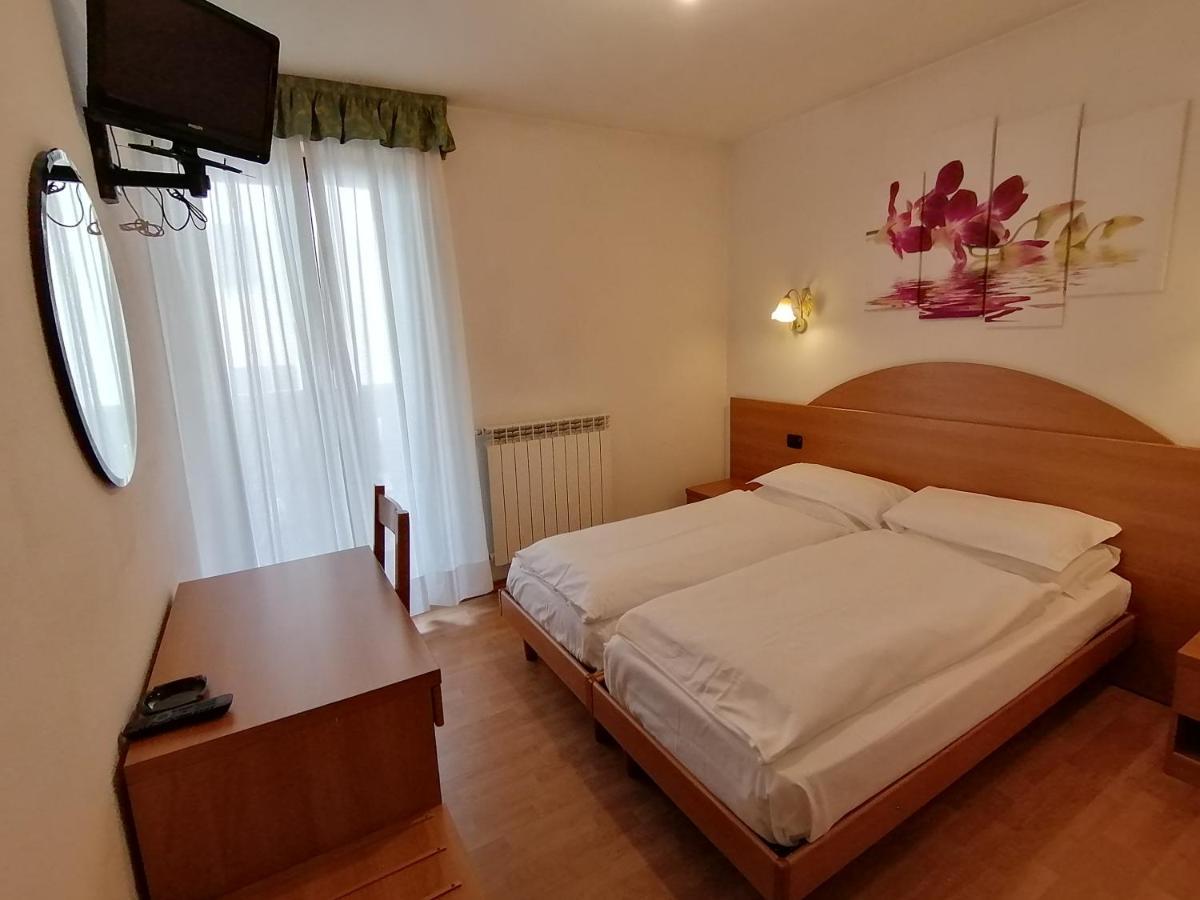 Hotel Denny Pinzolo Eksteriør bilde