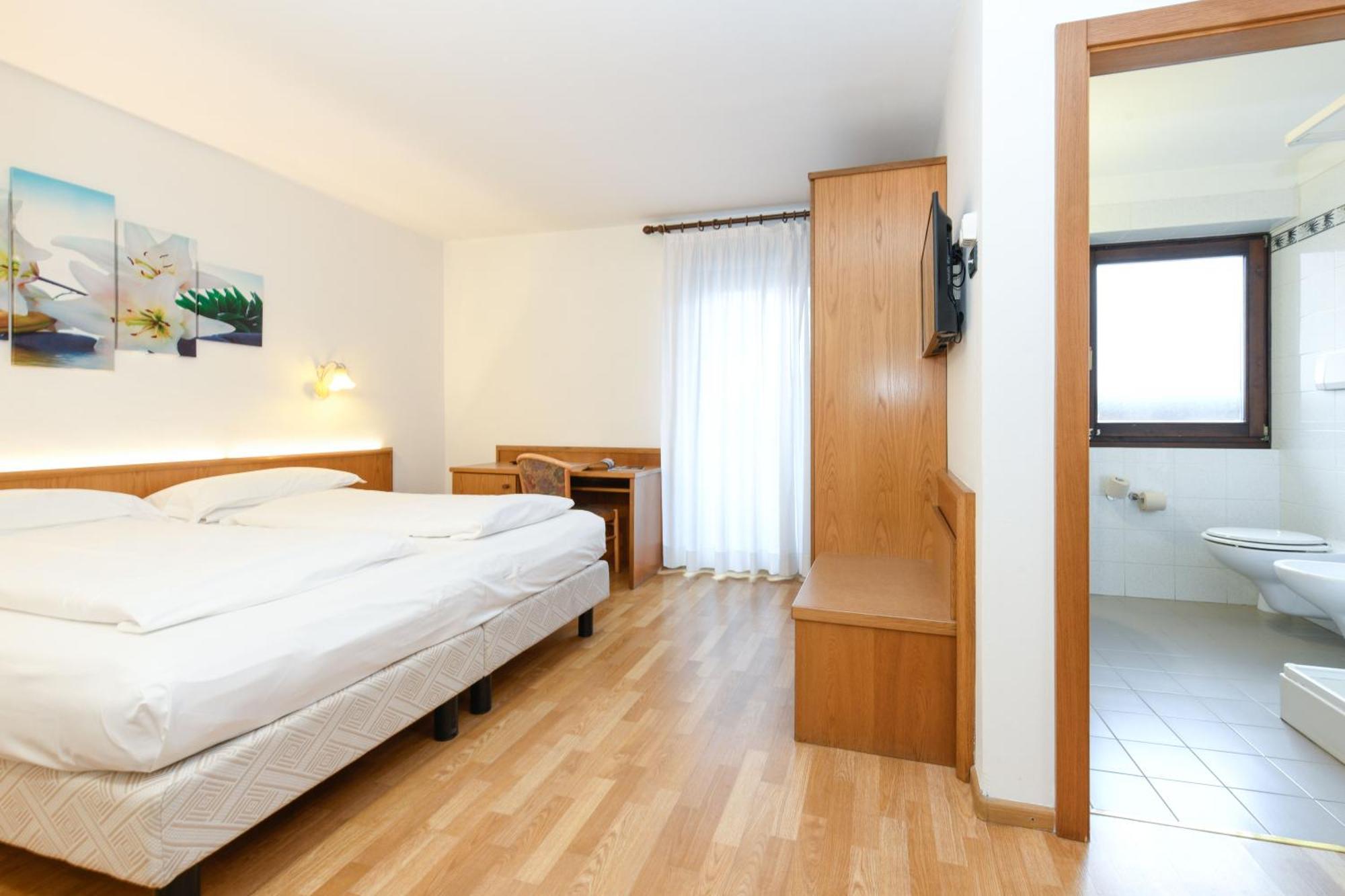 Hotel Denny Pinzolo Eksteriør bilde
