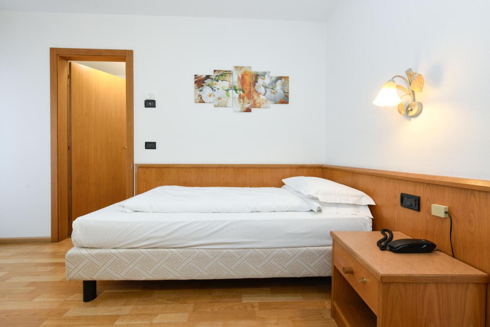 Hotel Denny Pinzolo Eksteriør bilde