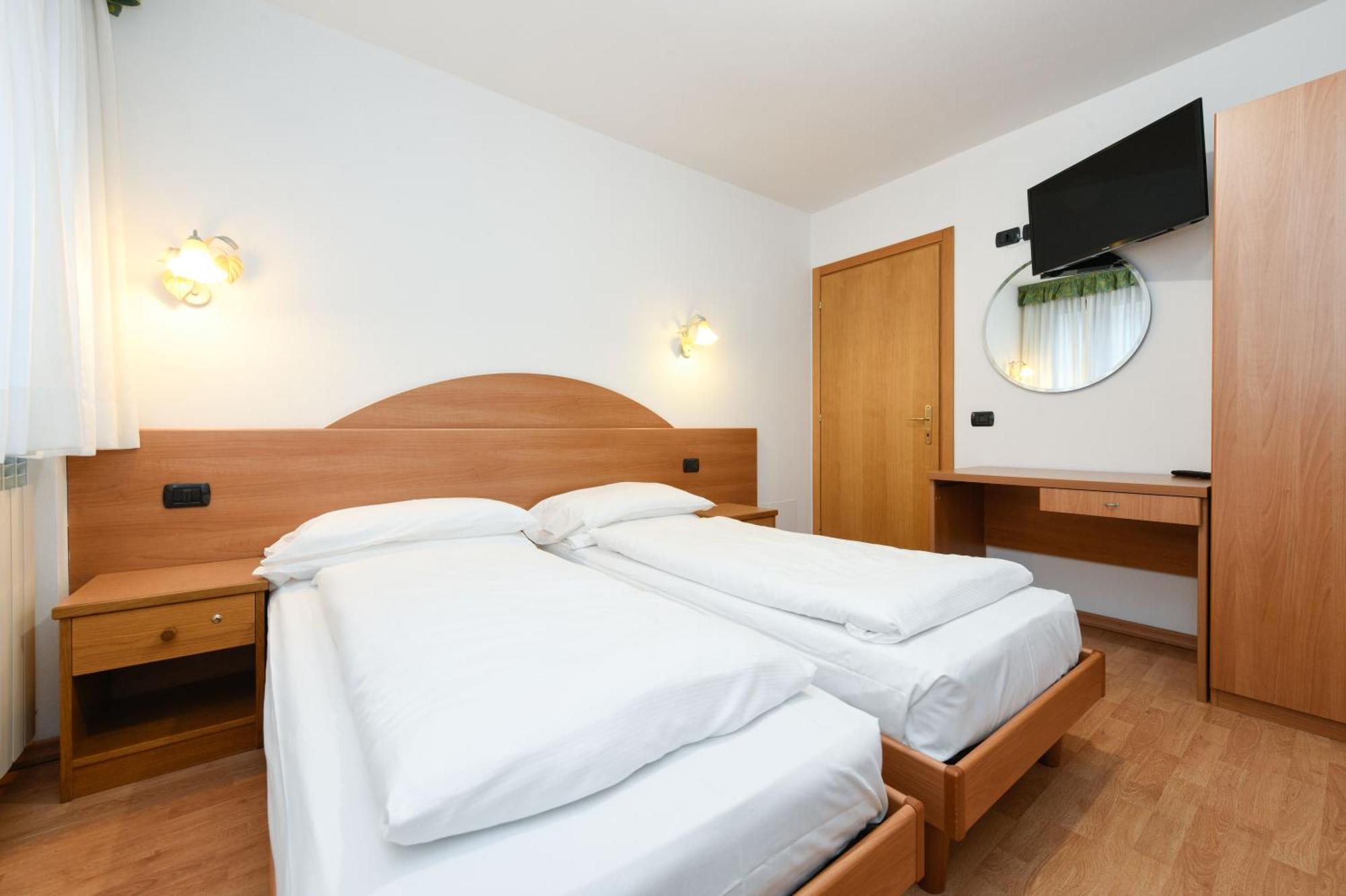 Hotel Denny Pinzolo Eksteriør bilde