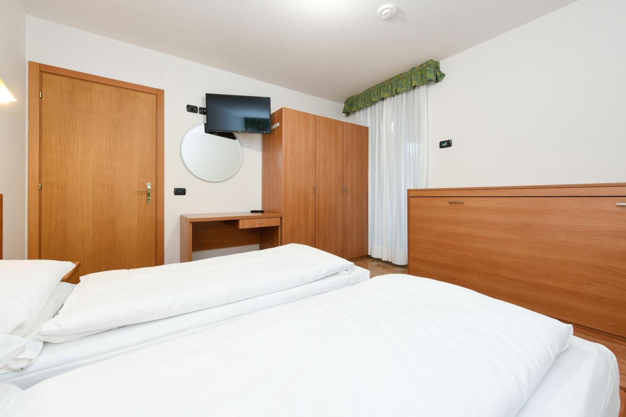Hotel Denny Pinzolo Eksteriør bilde