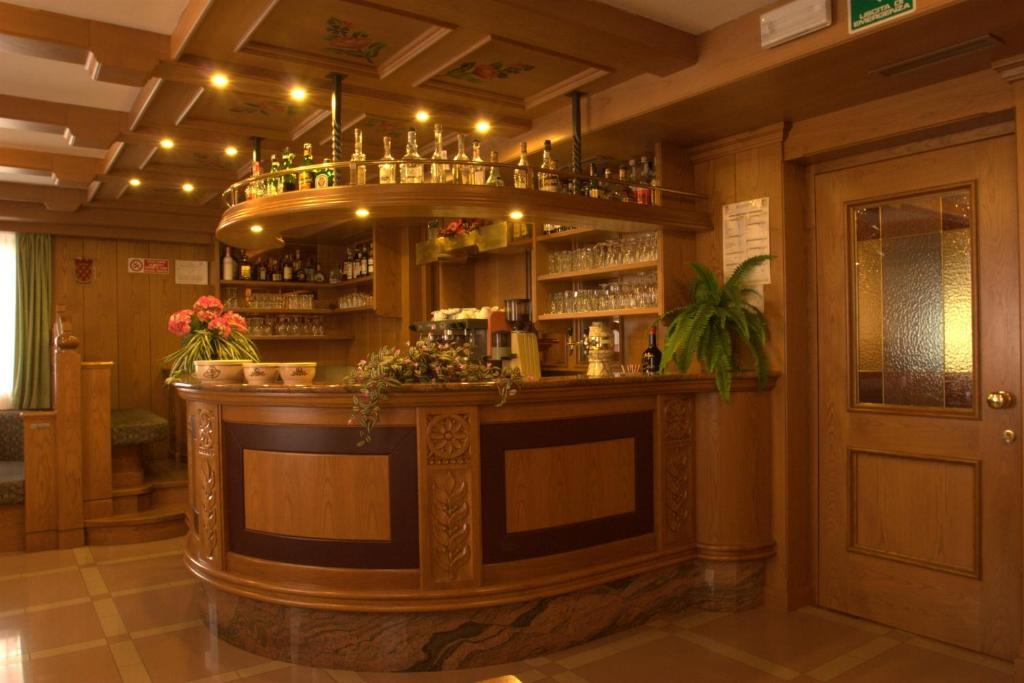 Hotel Denny Pinzolo Eksteriør bilde