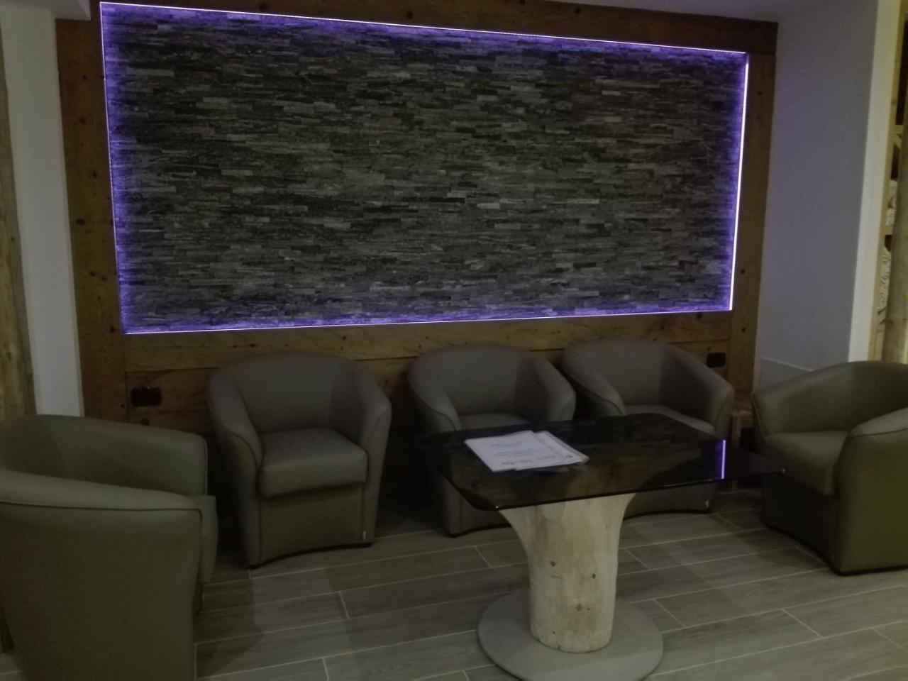 Hotel Denny Pinzolo Eksteriør bilde